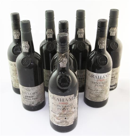 Eight assorted vintage ports